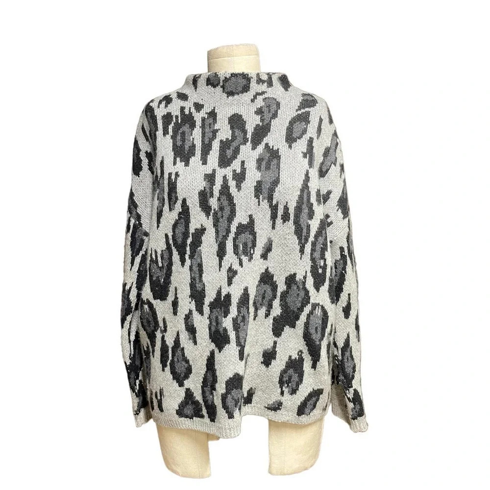 PLY Cashmere Leopard-Jacquard Mock-Neck Sweater Gray Size Small